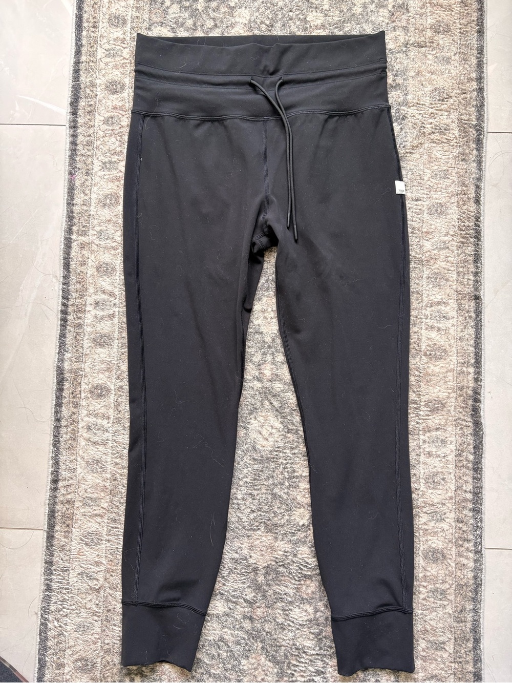Vuori Black High-Waist Drawstring Leggings